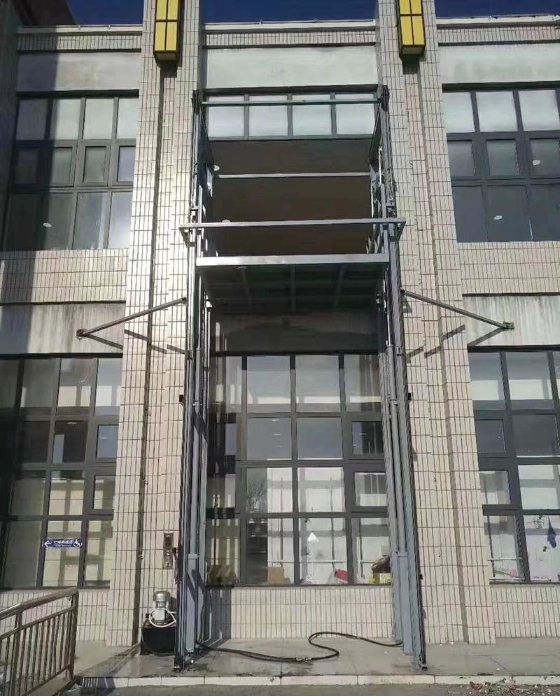 <b>升降貨梯</b>