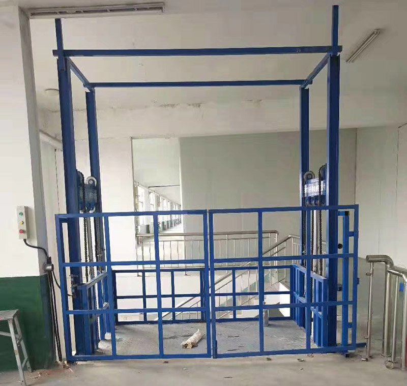 <b>升降貨梯</b>