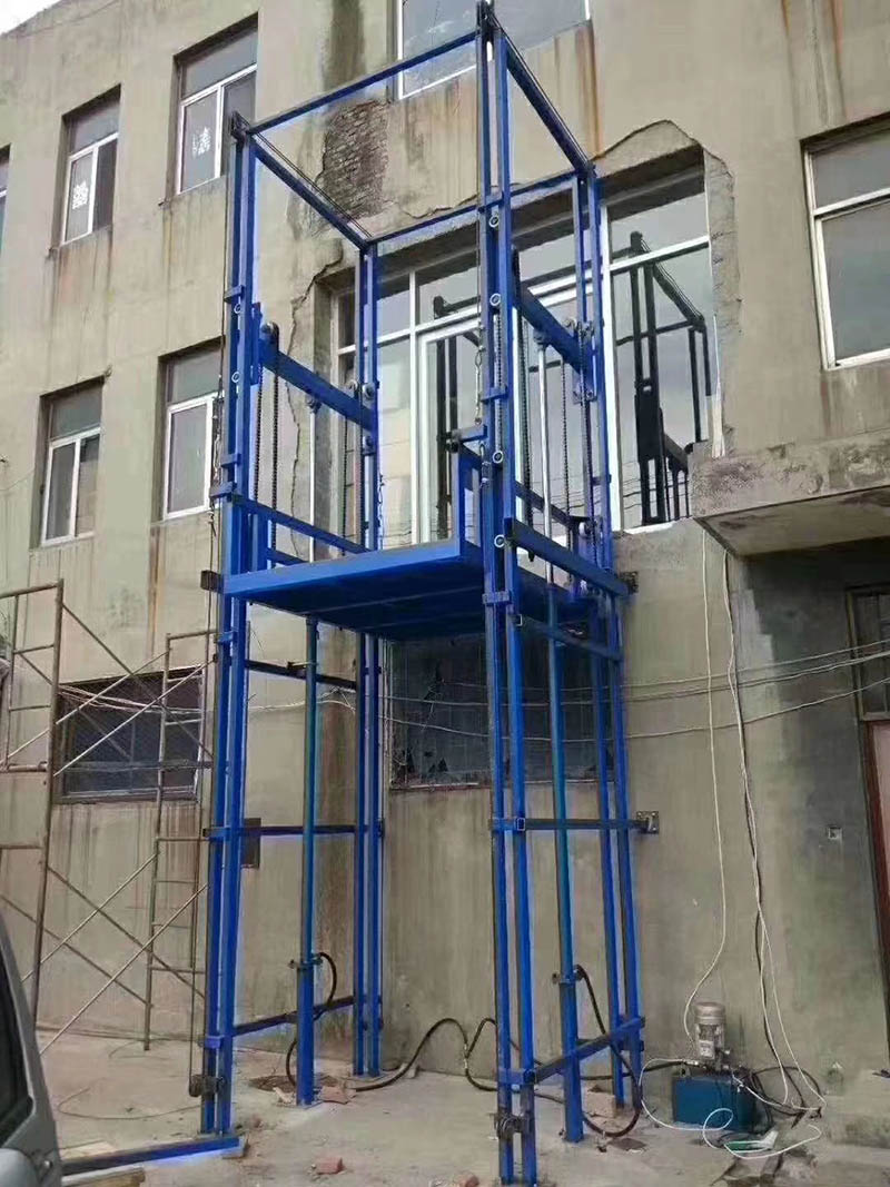 <b>升降貨梯</b>